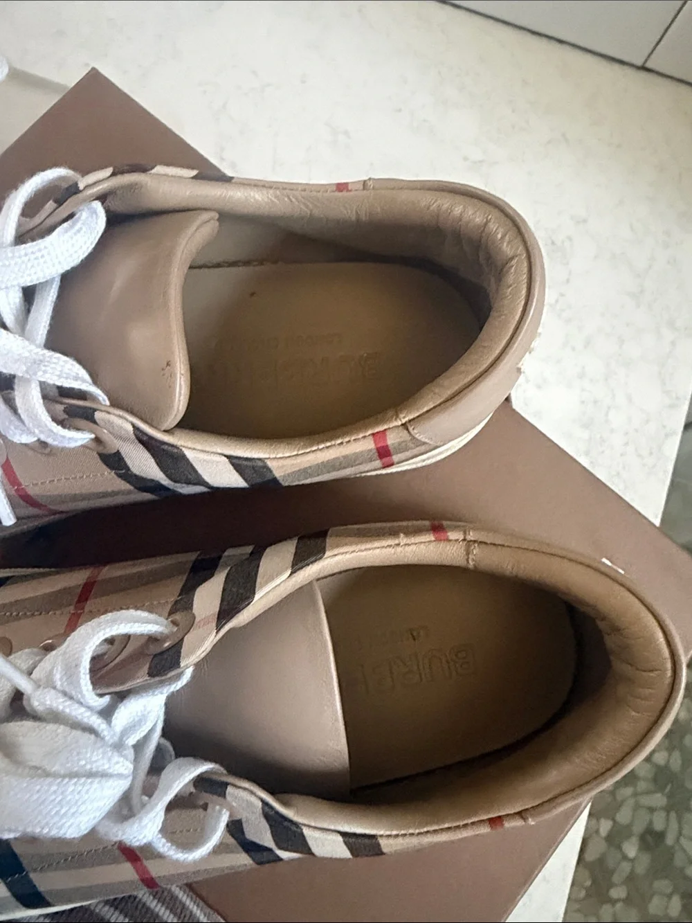 Burberry archive Beige Plaid Low-Top Sneakers with White Laces